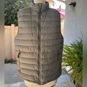 Men’s Medium DOWN vest From 32 Degrees Heat Heather Gray/Green